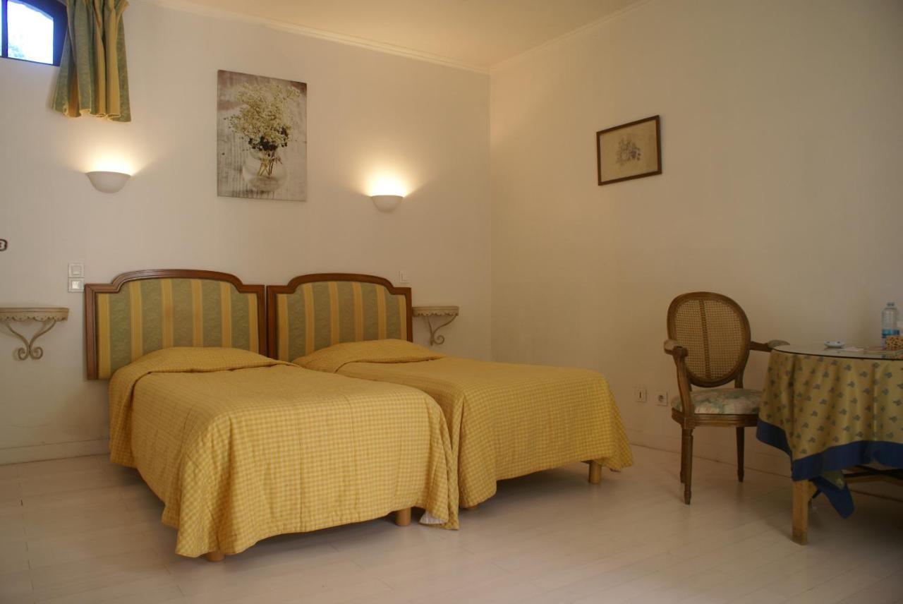 Hostellerie Du Chateau De L'Isle La Croix-en-Touraine Ngoại thất bức ảnh